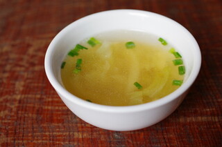 海南チキンライス 夢飯 - セットのスープ