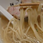 麺に光を 別邸 - 貝の光麺