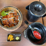 山内農場 - うなぎのひつまぶし風