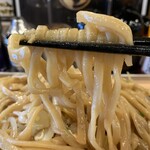 ラーメン 吟とん - 新吟二郎 全増し、麺リフト