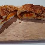 石釜パン工房 Bon Pana - 半熟卵キーマ(250円)