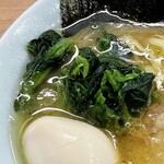 横濱ラーメン あさが家 - ほうれん草。