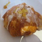 ピエール・エルメ・パリ - レモンピール入り