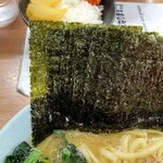 横濱ラーメン あさが家 - 海苔増しは6枚150円。