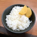 横濱ラーメン あさが家 - 小ライス100円。