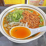 麺屋よしひで - 鶏ベースのスープ