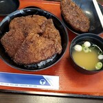 Yoroppa Ken - 大カツ丼とメンチ１つ