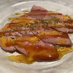 Cerdi - 【冷菜】牛舌のイタリアンユッケ 卵黄のソース