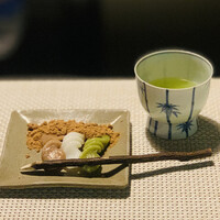 平野屋 - 1. 【お茶受け】
                    志んこ餅（ニッキ、プレーン、抹茶）：きな粉+黒砂糖