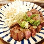 ざぶとん - 名物☆200円メニューの牛サイコロステーキ！！！