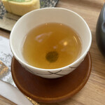 日本茶喫茶　茶縁 - 特選ほうじ茶 ホット（税込 430円）評価＝○