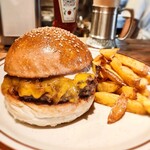 HYOE'S BURGERS + FRIES - 