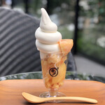 ダカフェ - 桃ソフト　1380円