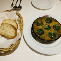 マンジャーモ - 