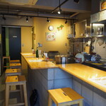 うどん屋 椀白 - 店内（カウンター席）