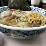 郡山駅前ラーメン 角麺 - 大盛りのどんぶり