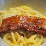 うどん屋 椀白 - 釜玉バター厚切りベーコン（しっかりと混ぜて食べましょう）