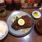 かつ平 - ロースカツ定食(1,200円)