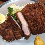 かつ平 - ロースカツ定食(1,200円)断面