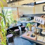 亀屋延永 - 入って左！