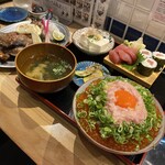 魚屋 十忠八九 - 究極のマグロ三味定食