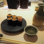 Sushi Senzu - とろたく巻き ＆ 冷酒1合（作 玄乃智）