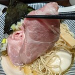 寿製麺 よしかわ - 艶やかなチャーシュー
