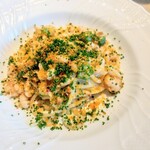 La Brianza - オクラと白いんげん豆スパゲットーニからすみピンクペッパー。お豆たっぷりやさしく素朴な味わい☆ バター焼きファリナータの次のお皿で、ほくほくな口当たりにほっこり。からすみやペッパーアクセントがいい感じ♪