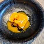 La Brianza - カッサータマンゴーソース薔薇の香りバルサミコソース。カレーソースのお肉に引き続き、マンゴーソースがエスニックアジアンな印象。マンゴーのフルーティーさがこの日のコースの締めにピッタリマッチ☆(^^)