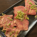 焼肉 ギュービッグ - 