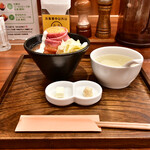 ローストビーフ大野 - 黒毛和牛のローストビーフ丼定食@税込1,760円：全景