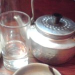 酒処ひよし - 日本酒はミニ薬缶で登場