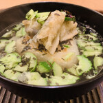 魚菜料理 縄屋 - 12.【〆】
      焼きオニギリ、鮎の天麩羅、胡瓜、鮎出汁の雑炊