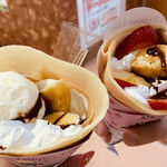 ディッパーダン - 料理写真:左 アイスバナナチョコ
右 イチゴバナナチョコ