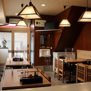 情緒あふれる落ち着いた空間でうなぎを味わえます。