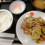 松屋 - お肉たっぷり回鍋肉定食(半熟卵)ライスミニ　660円