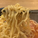 ８番らーめん - 野菜麻辣らーめん、麺リフト