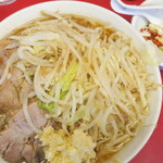 ラーメン二郎 - ラーメン少なめ＋ニンニク多め＋白ネギ