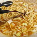 ラーメン二郎 - 赤酢投入～♪