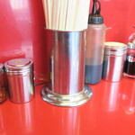 ラーメン二郎 - 卓上調味料