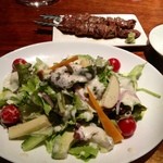 白レバーとアボカドチーズサラダ