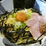 煮干らぁめん なかじま - 月見にぼしのアップ
