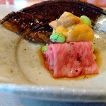 草庵 鍋島 - 佐賀牛サーロインしゃぶしゃぶ
            鹿島玉蜀黍のくず豆腐
            長崎の赤海胆