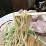 らーめん専門店 ドラゴンマン - 麺のアップ