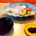 草庵 鍋島 - お造り
      有明一番摘み海苔醤油は酒のあてに♩