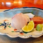 草庵 鍋島 - 長崎の夏アラと鮪
      あしらい真桑瓜
      別皿の天草の海胆(写真撮り忘れ)