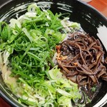 龍の神 - ラーメン黒　ネギトッピング