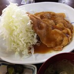 境関温泉 - 生姜焼き定食の生姜焼き拡大