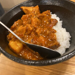 らーめん いつ樹 - ゴロゴロチャーシューのトマトカレー