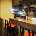 ワイン酒場 Rino - 店内（カウンター席）